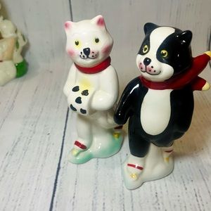 Vintage Cats ice skating Salt & Pepper shakers